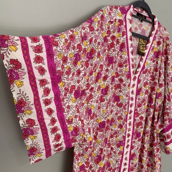NEW Suzanne Betro pink floral v-neck mixed print lightweight pullover shirt top - Picture 3 of 10